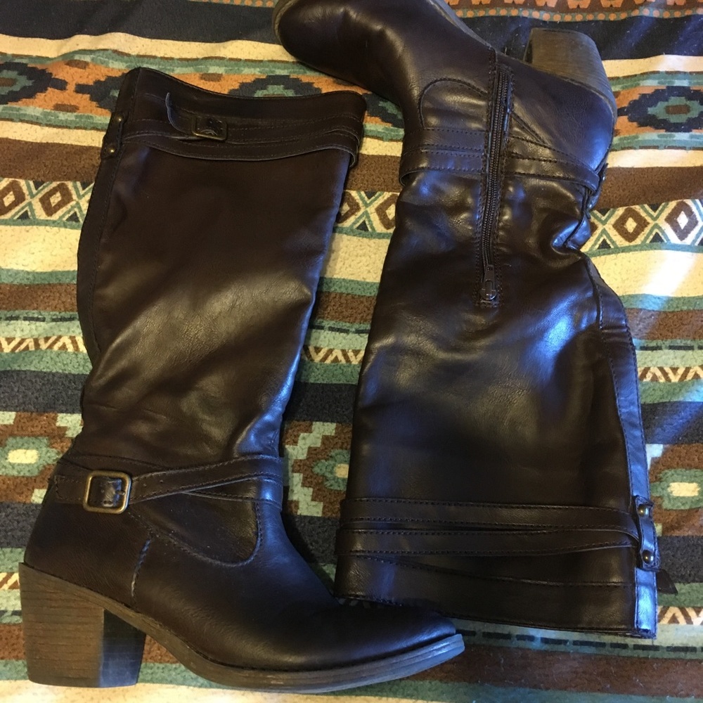 Sonoma Brown Boots